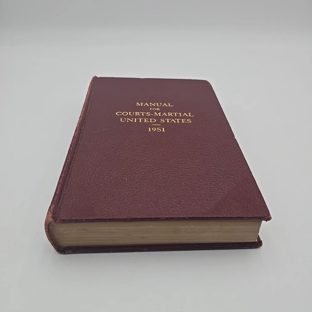 Manual For Courts‎ Martial United States 1951 with Cumulative pocket part book